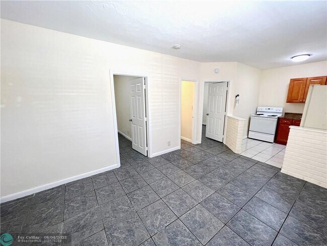 Foto del edificio - 1012 NW 7th St