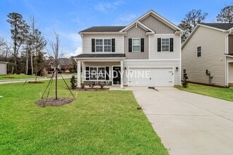 Building Photo - 573 Glenmanor Dr