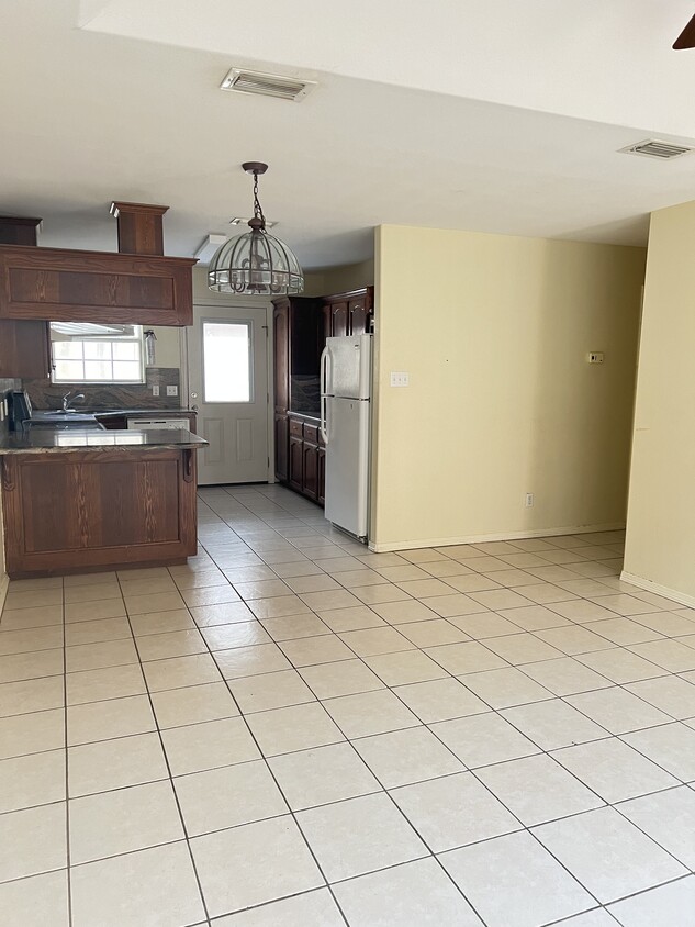 104 S Ridge Ln Unit 2, San Juan, TX 78589 Apartments in San Juan, TX