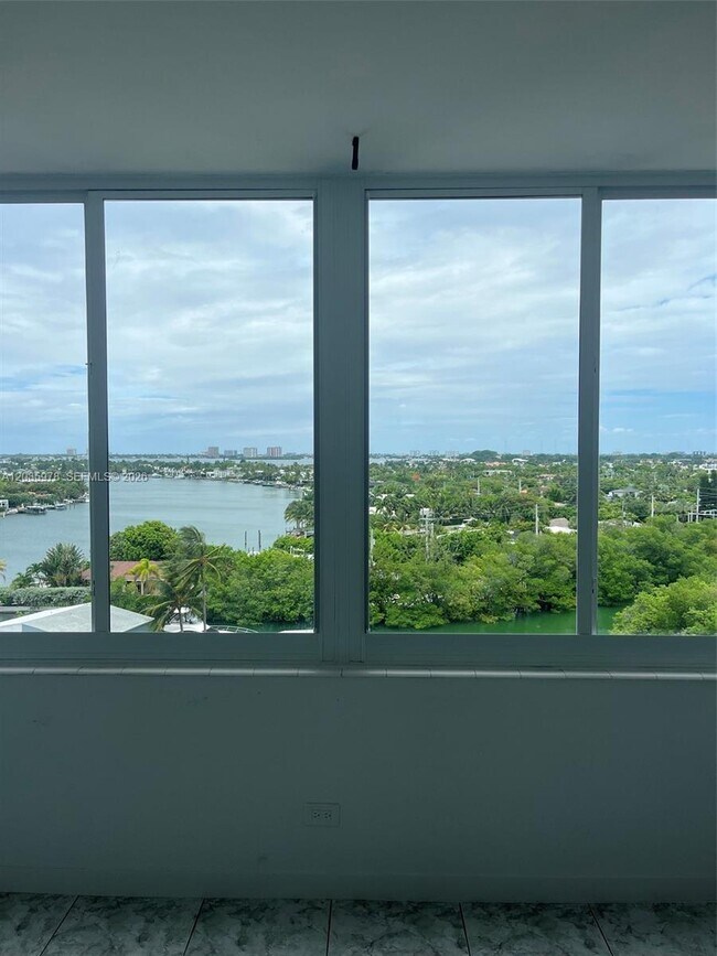 Foto del edificio - 7441 Wayne Ave