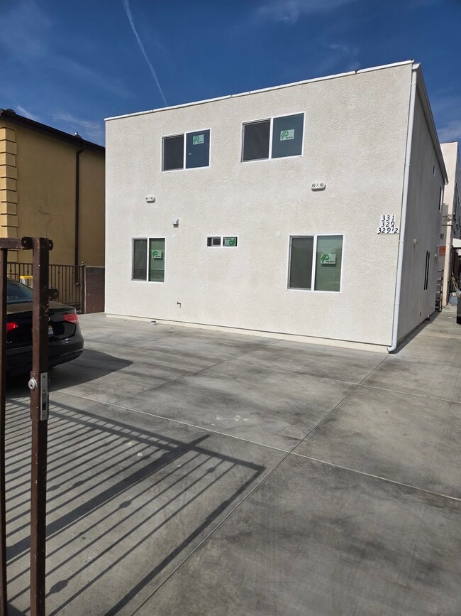 Building Photo - 331 W 49th St