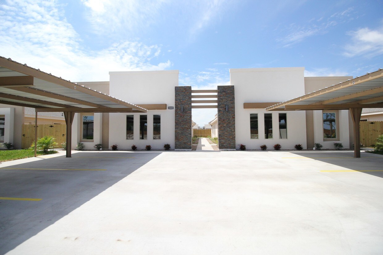 Foto principal - 3610 E Canton Rd