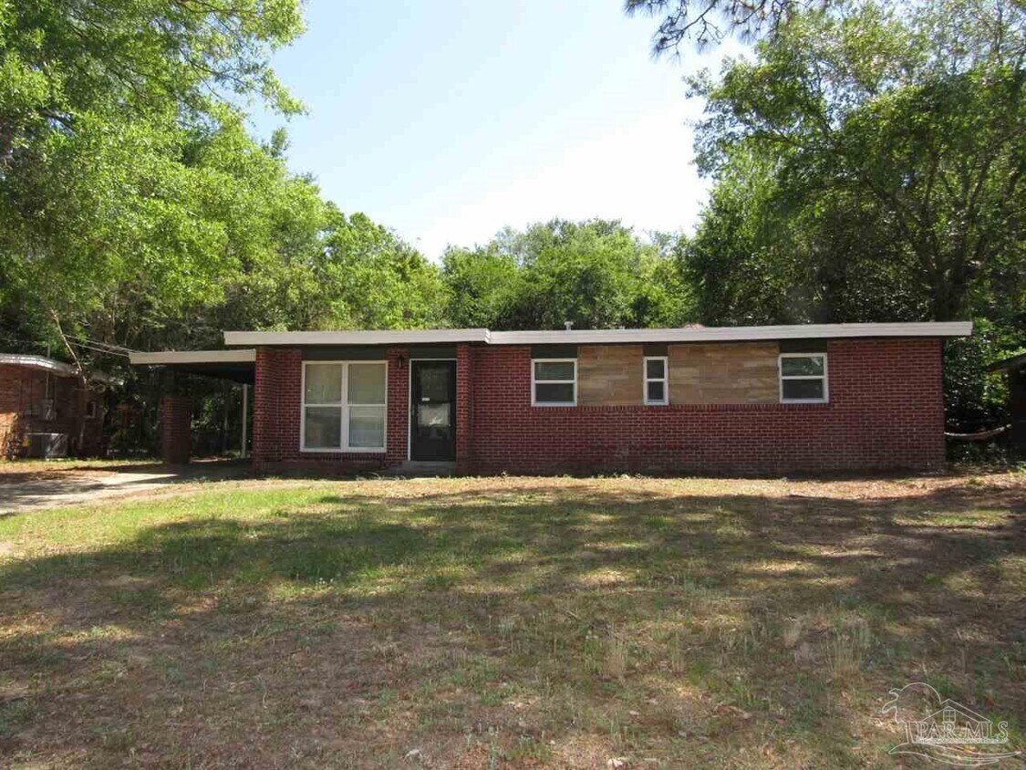 6210 Hilltop Rd, Pensacola, FL 32504 House for Rent in Pensacola, FL