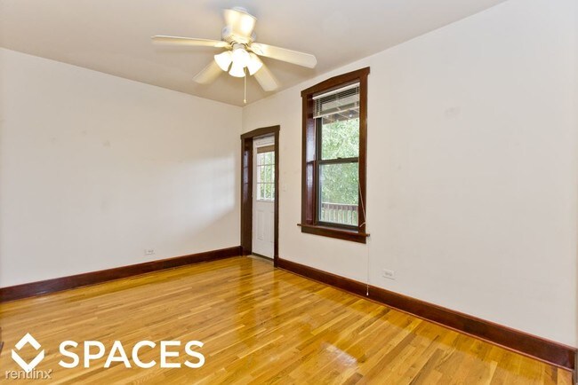 Foto del edificio - 2236 N Kenmore Ave