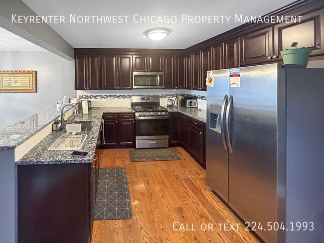 Foto del edificio - 1608 Cypress Ct