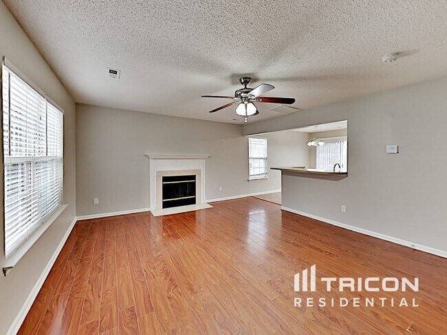 Foto del edificio - 11810 Stewarts Crossing Dr