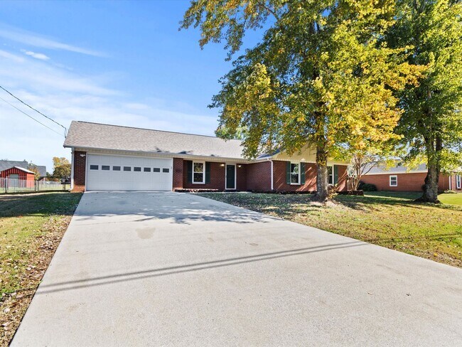 Foto del edificio - Great location in Harvest and only minutes...