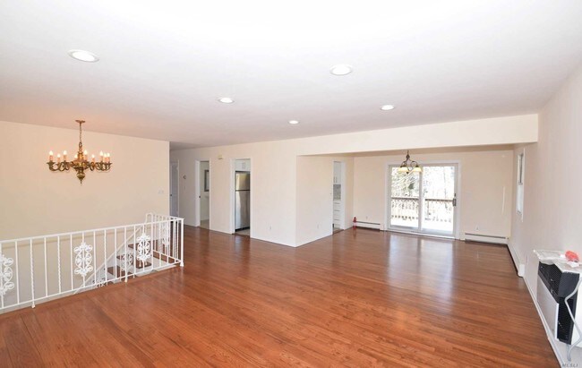Building Photo - 179 Berry Hill Rd