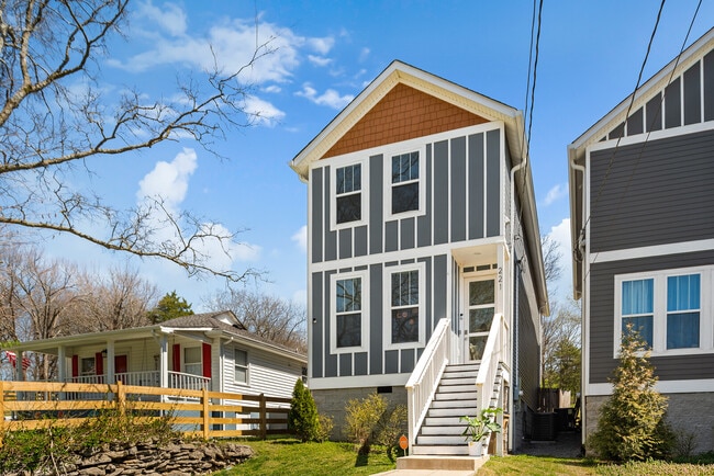 Foto del edificio - 221 Hillcrest Dr
