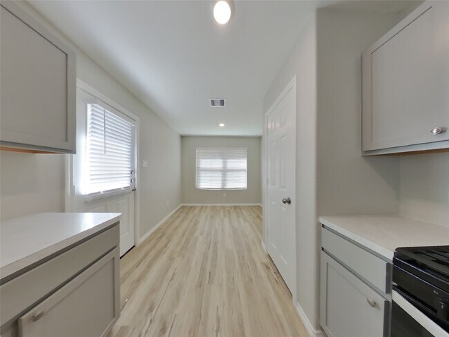 Foto del edificio - 17588 Rosewood Manor Ln