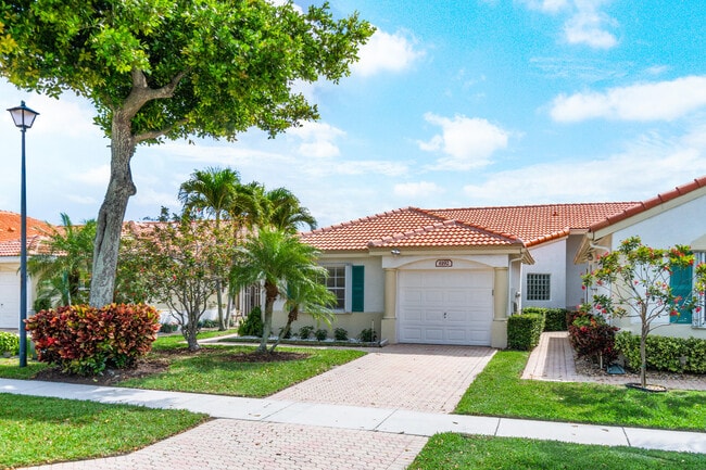 Building Photo - 6192 Floral Lakes Dr