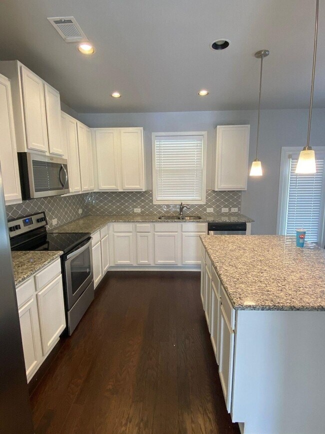 Building Photo - 9742 Alderbrook Trace