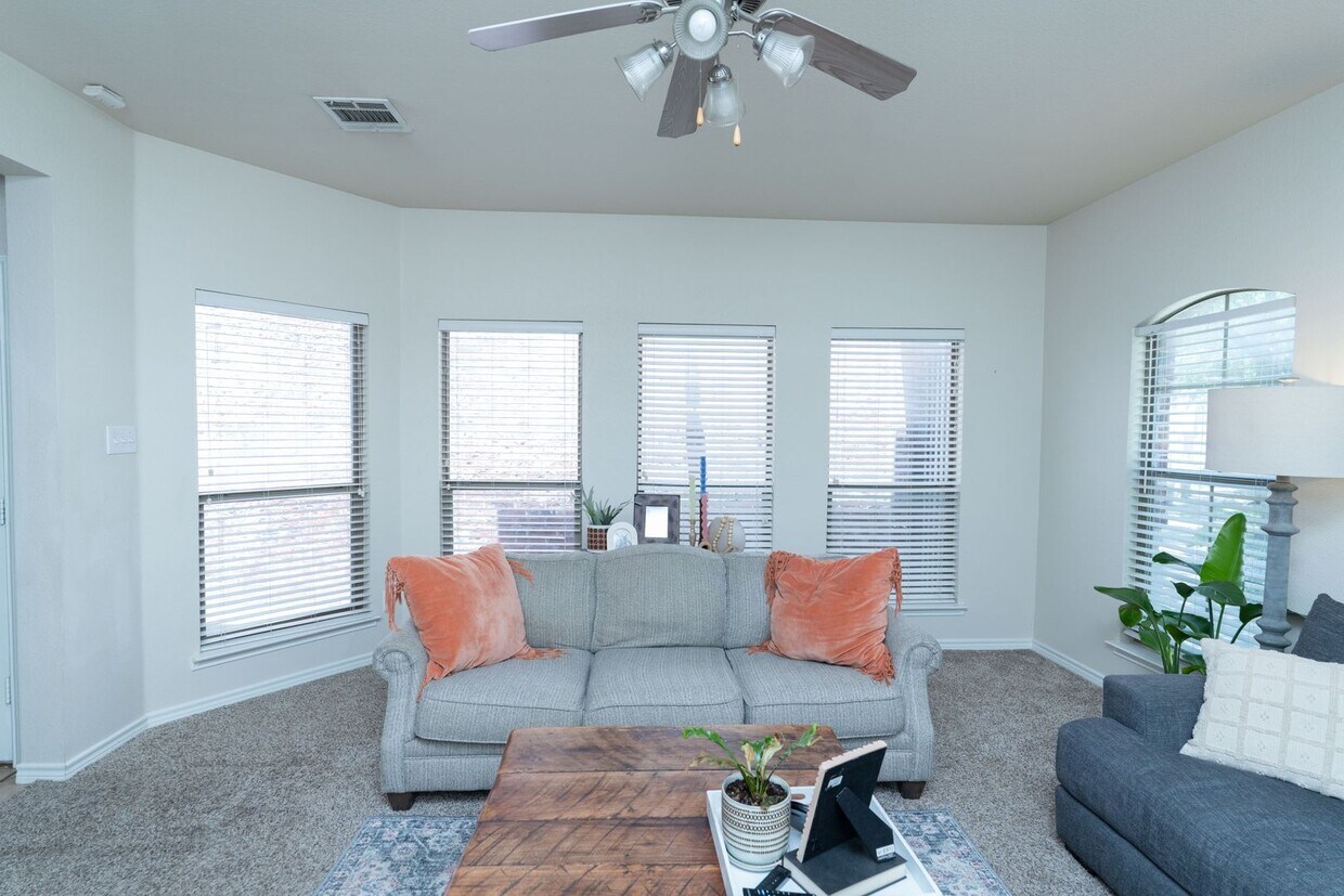 Photo - 6703 Firenze Ln-