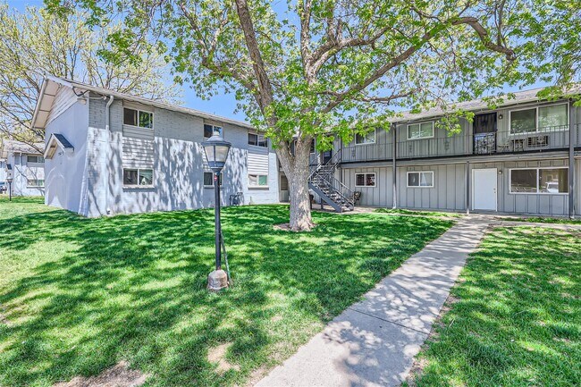 Building Photo - 2565 S Sheridan Blvd