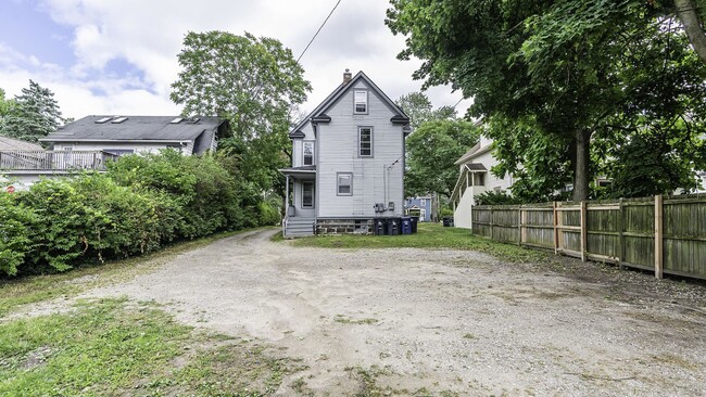 Photo - 1114 S Forest Ave House