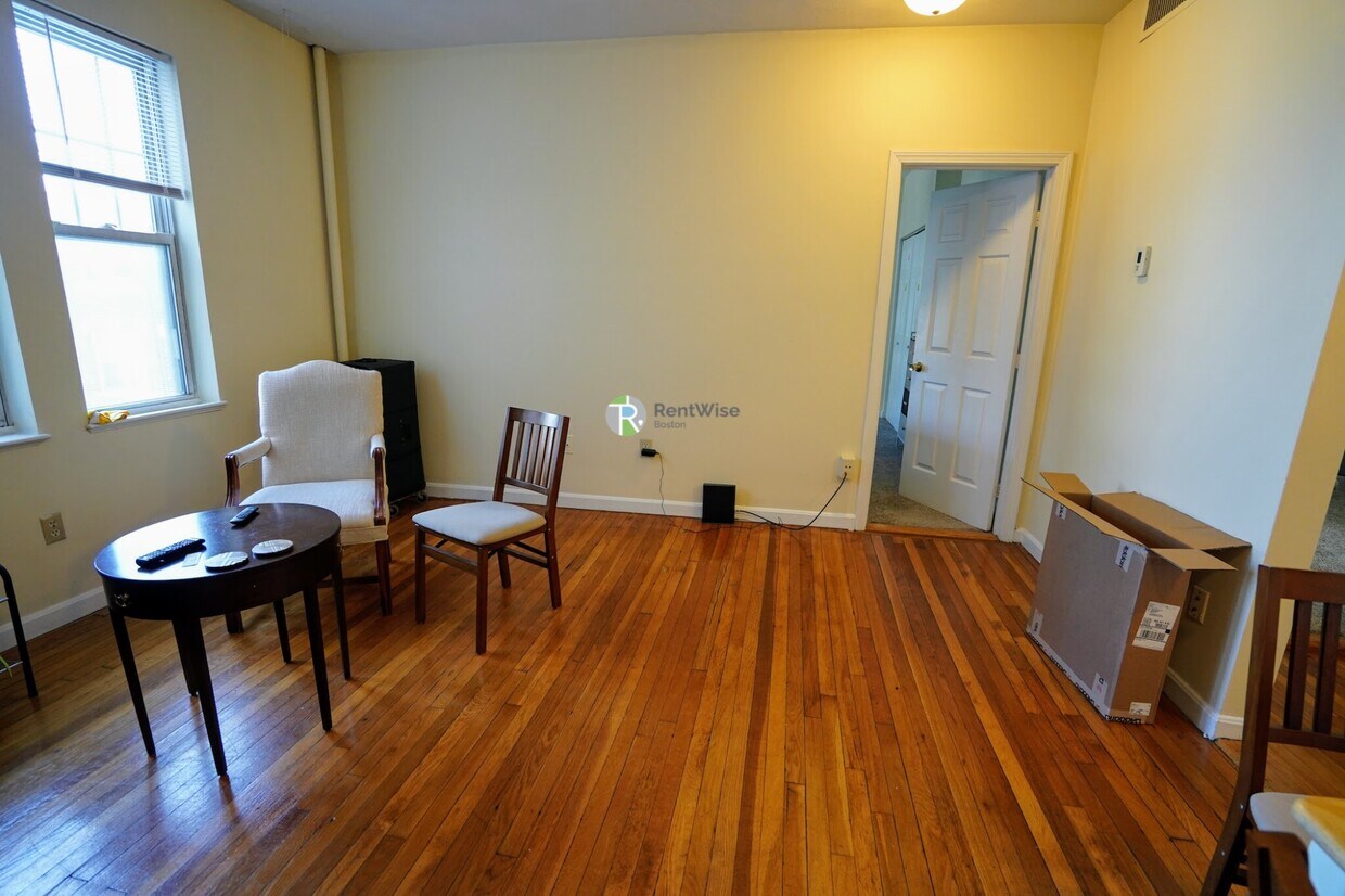 Primary Photo - 3-15 Lorraine Terrace