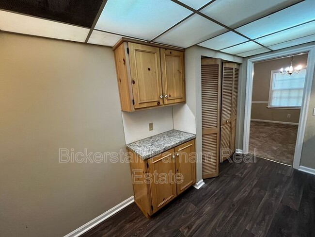Building Photo - 1518 Forest Dr