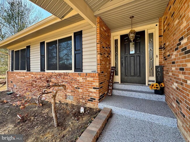 Foto del edificio - 401 Butternut Ct