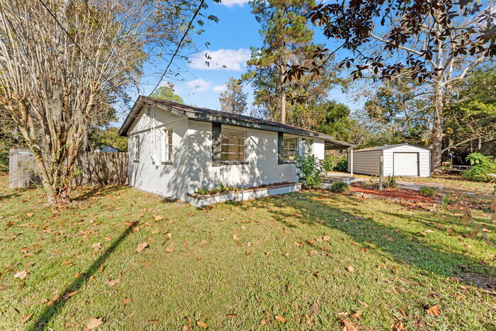 Foto principal - Renovated 2 Bedroom Home on Spacious Corner Lot