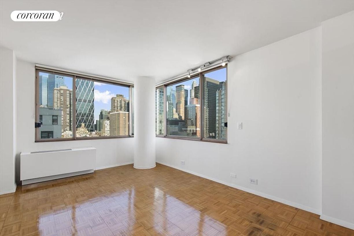 Primary Photo - 350 W 50th St