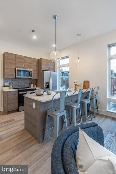 Foto del edificio - 5545 Pulaski Ave