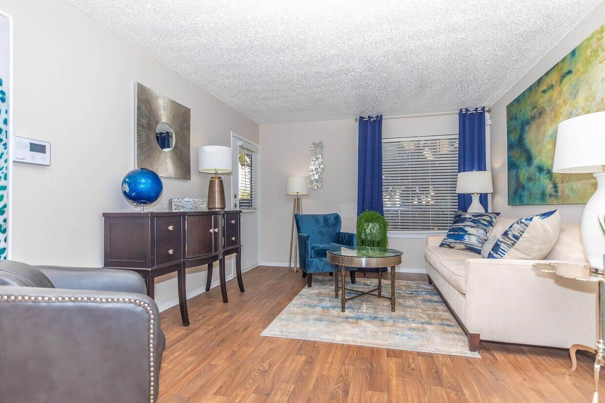 Rise Oak Creek 1950 Oak Creek Ln Bedford, TX Apartments for Rent in