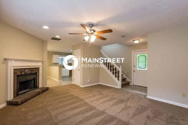 Building Photo - 3 Bedroom Pet-Friendly Home in Stone Mount...