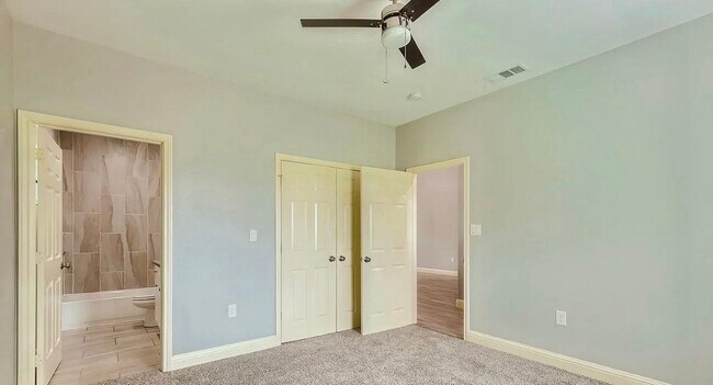 Foto del edificio - MOVE IN READY