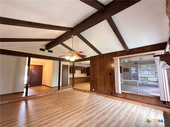 Foto del edificio - 202 Oak Ridge Dr