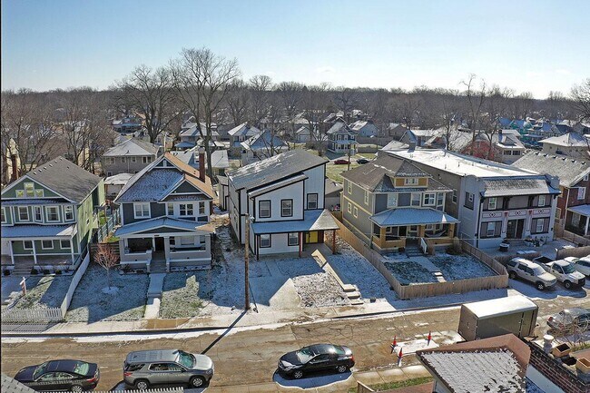 Building Photo - 3241 Ruckle St