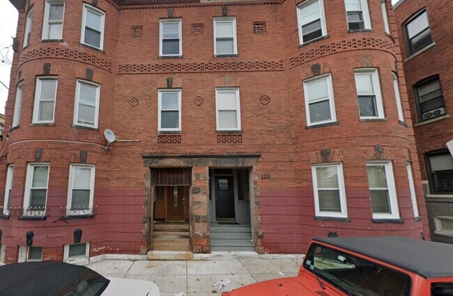Building Photo - 126 Day St