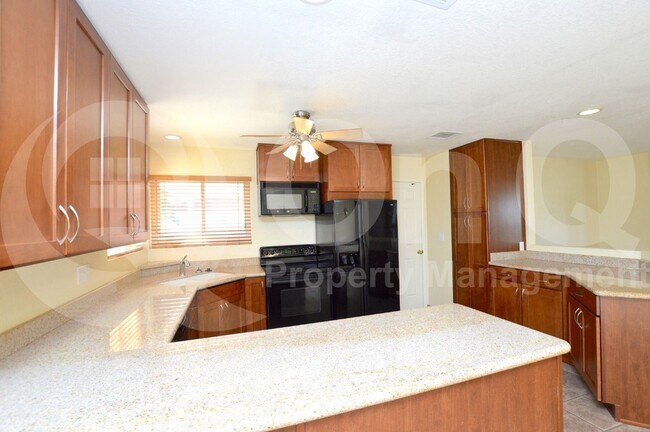 Foto del edificio - 5019 E Laurel Ln