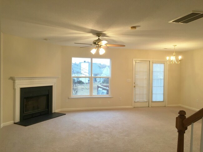 Building Photo - Simpsonville, 4bd/3ba, 1800+sf