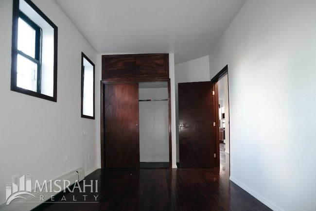 Building Photo - 121 Essex St