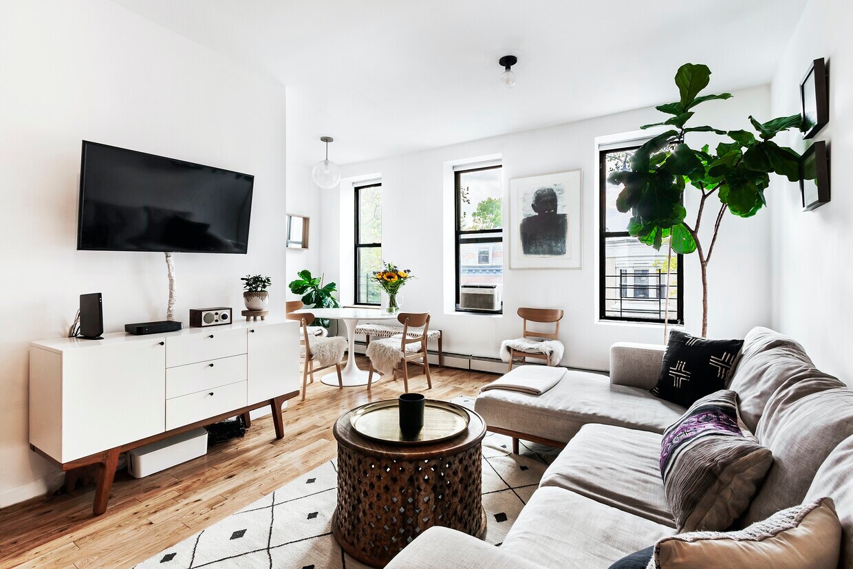 Primary Photo - 3BR Charm on Clinton Street