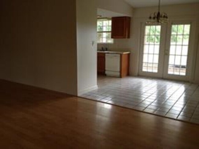 Building Photo - 180 Coopers Pond Rd