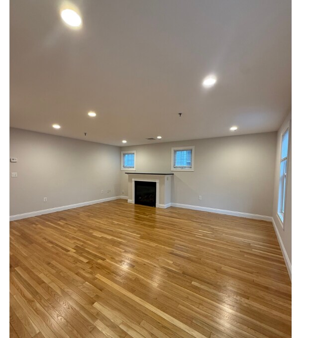 Building Photo - 135 Calumet St