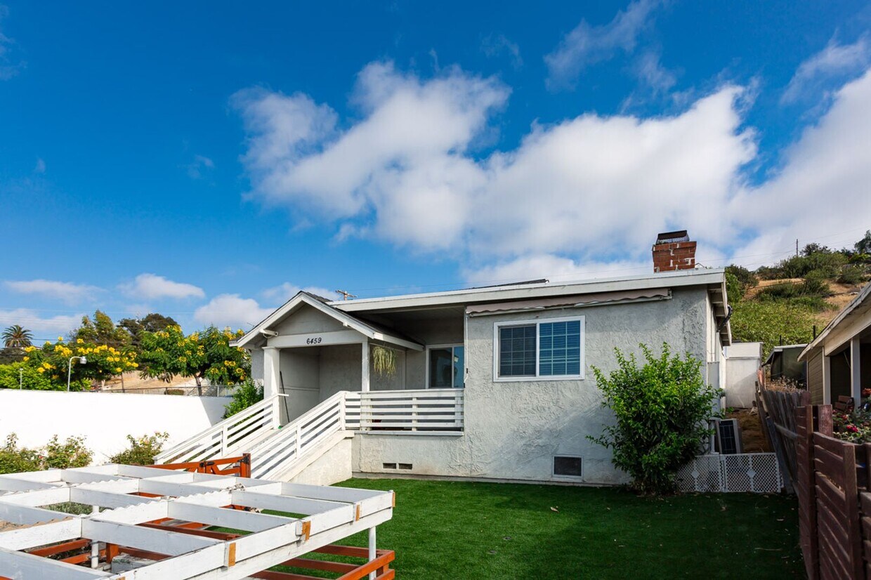 Primary Photo - Remodeled Craftsman with Large Yard!