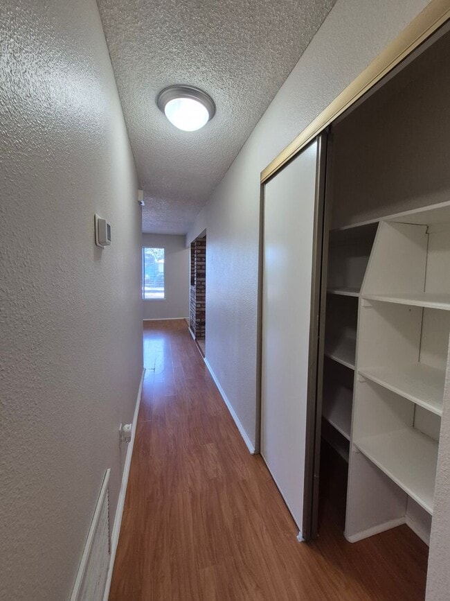 Foto del edificio - 7520 Blackthorne Way