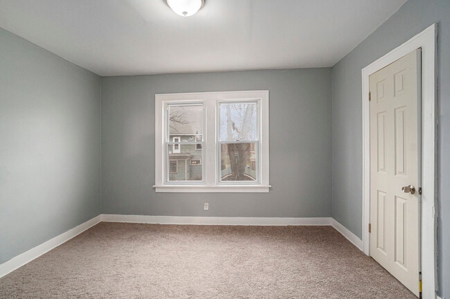 Building Photo - 435 Skirrow Pl
