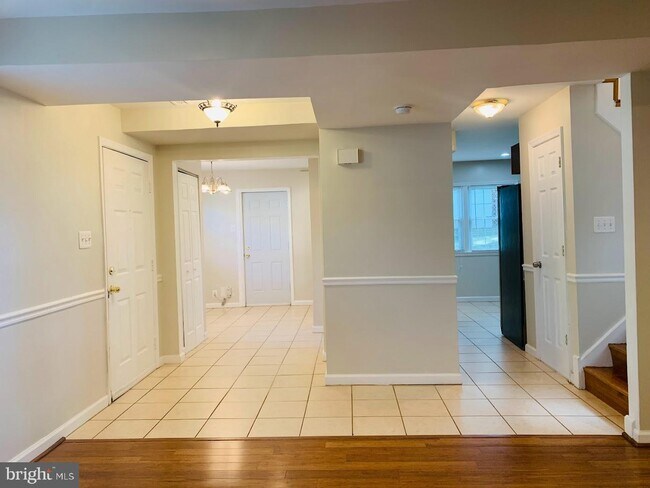 Foto del edificio - 5317 Macwood Dr