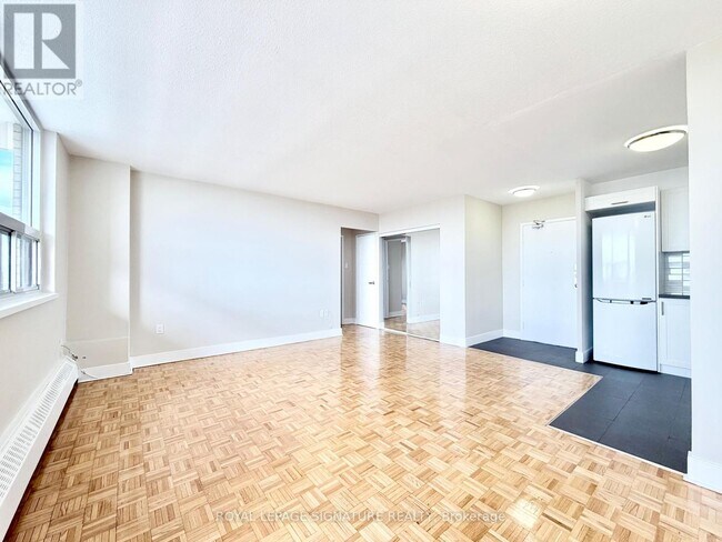 Photo du bâtiment - 1500 Bathurst St