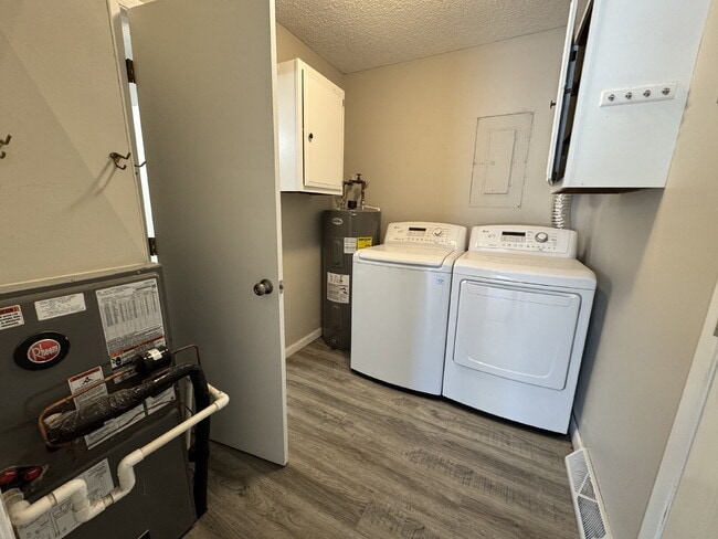 Building Photo - Home Sweet Home — 3 Bedroom with 2-Car Garage