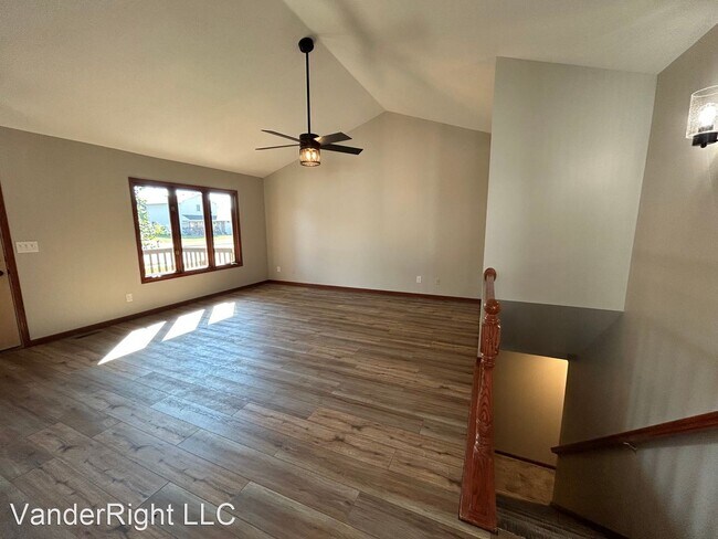 Building Photo - 3 br, 2 bath House - 1515 S Campbell Trl