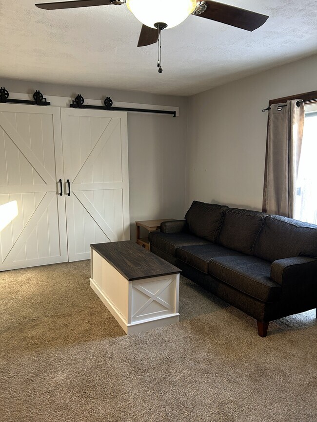 Foto del edificio - 347 N Linden St