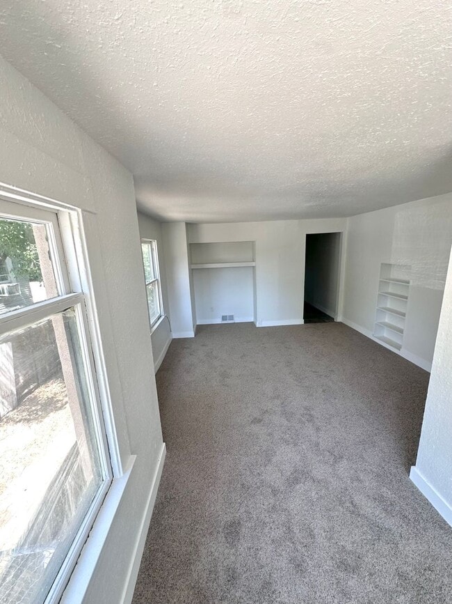 Building Photo - 3135 32nd St