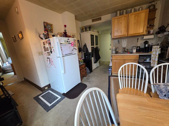 Interior Photo - 1233 Marshall / 1222-36 Cass