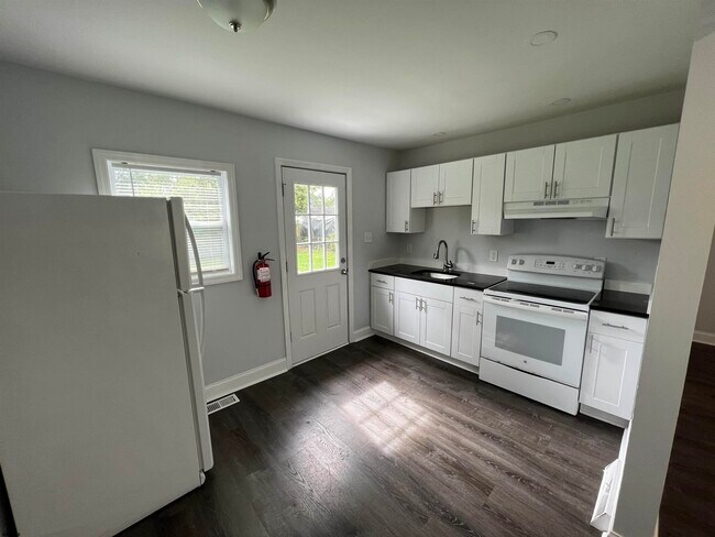 Building Photo - 6308 Palmer Ave