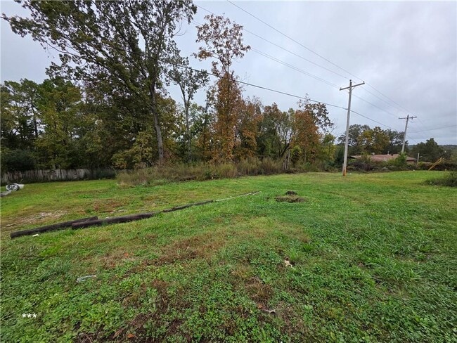 Foto del edificio - 3300 Blue Hill Rd