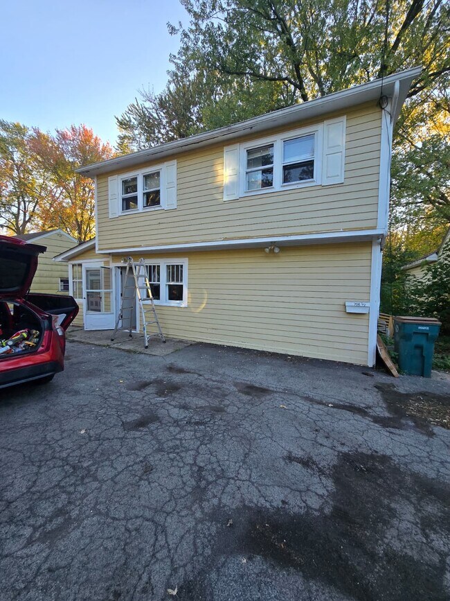 Foto del edificio - 2-702 Nash Rd